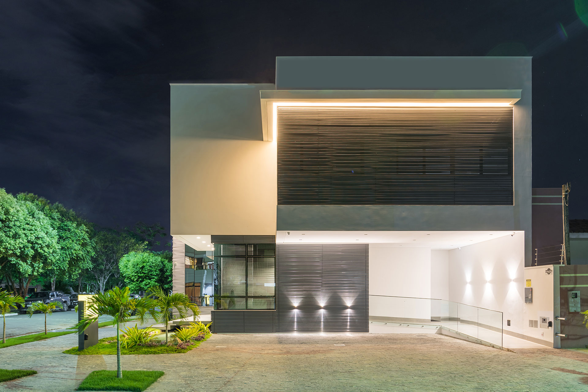 winter-advocacia-predio-noturna-lateral